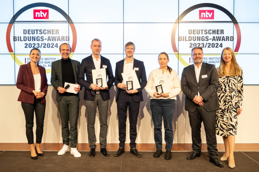 075_Deutscher_Bildungs-Award_021123_7775