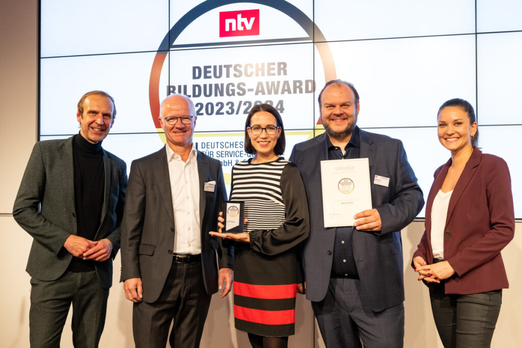 153_Deutscher_Bildungs-Award_021123_7991