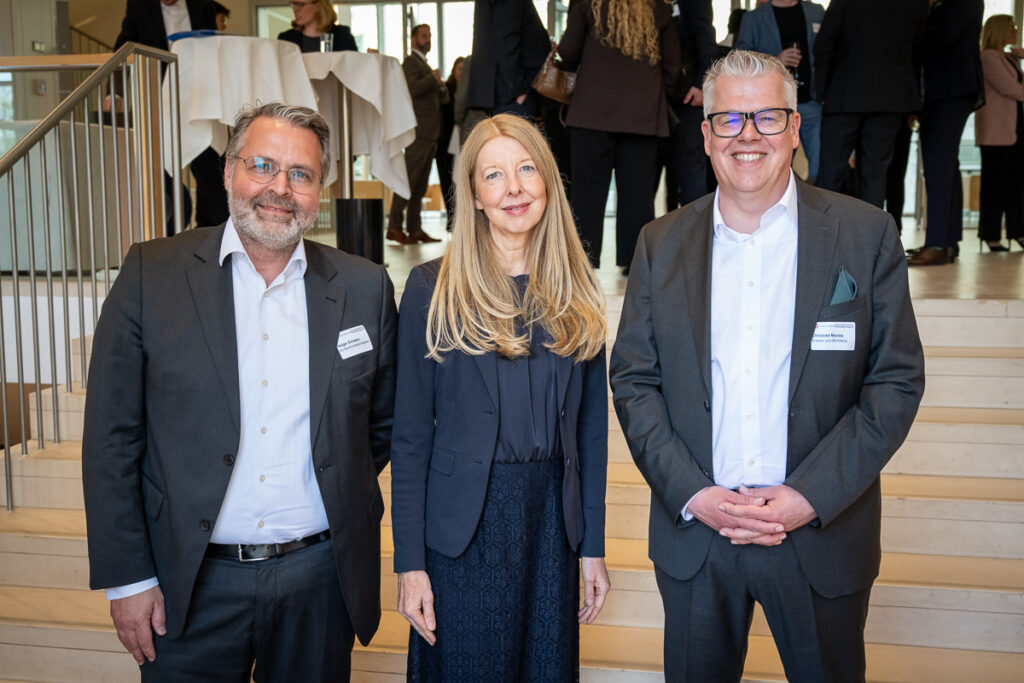 010_Deutscher_Versicherungs-Award_230426_Foto-ThomasEcke_8008