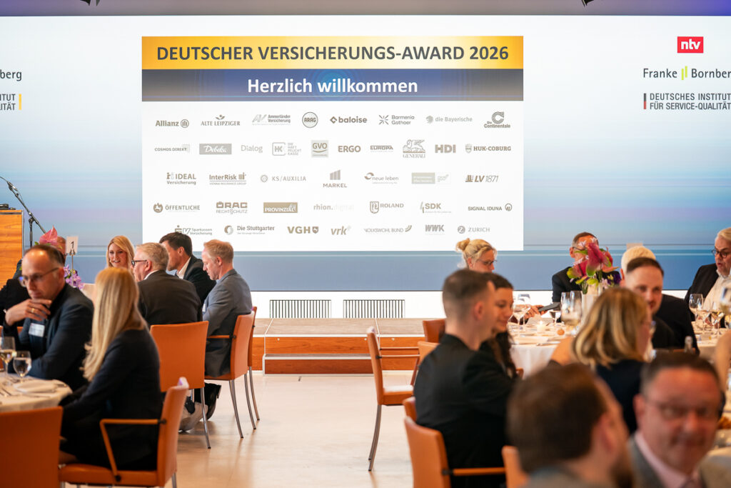 041_Deutscher_Versicherungs-Award_230426_Foto-ThomasEcke_101099