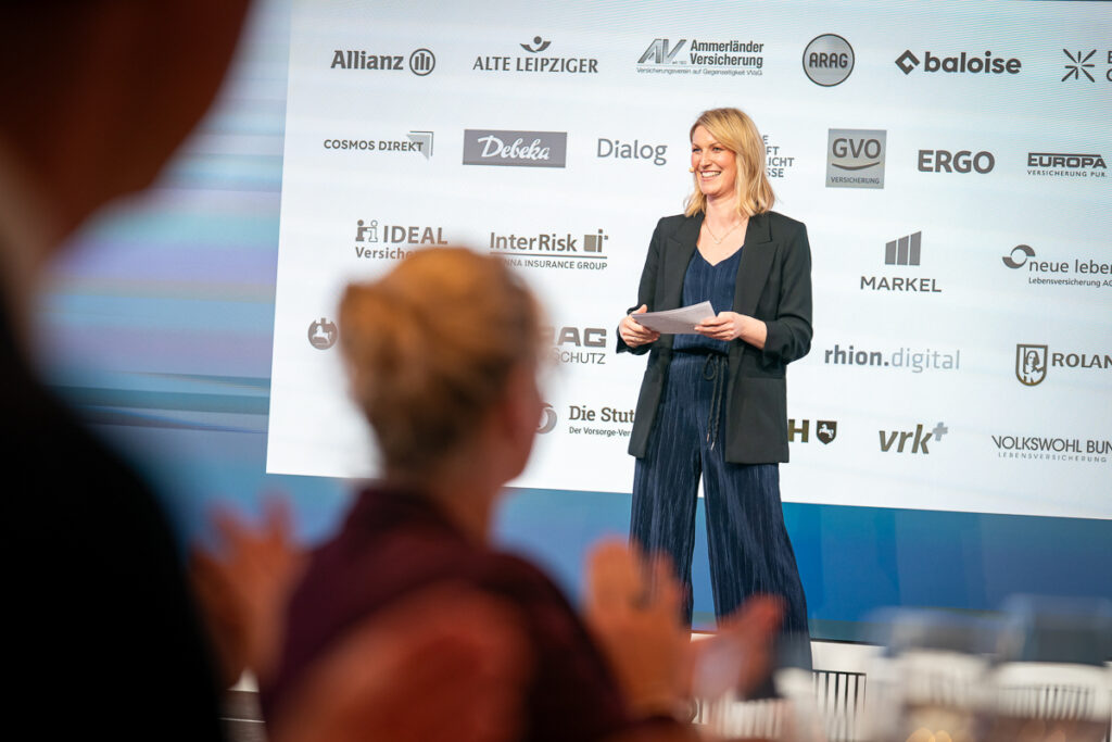 048_Deutscher_Versicherungs-Award_230426_Foto-ThomasEcke_101175