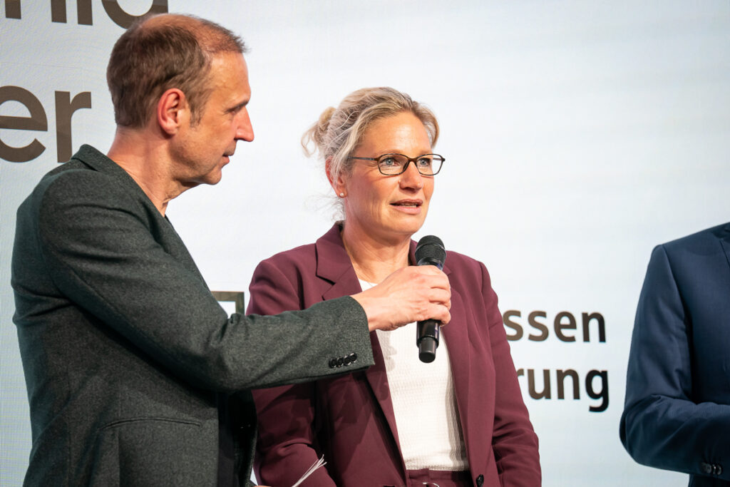 135_Deutscher_Versicherungs-Award_230426_Foto-ThomasEcke_101850